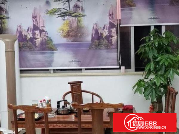 有四间办公室，环境优美，装修漂亮