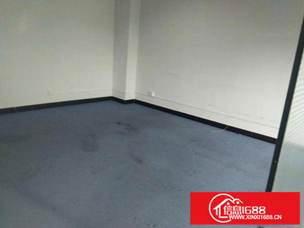 横岗地铁口附近新出楼上200平带精装修红本厂房出租