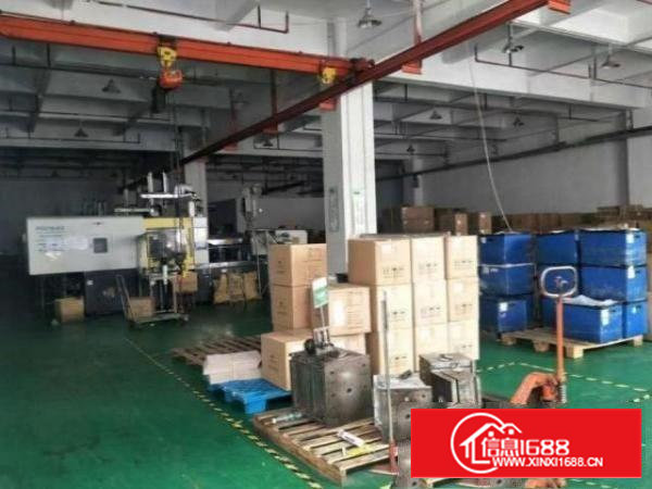 石岩下排社区一楼600方精装办公室空地大形象好