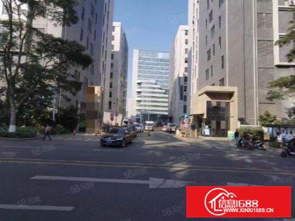 大岭山颜屋107国道边6楼厂房1000平，现成装修，带地坪漆