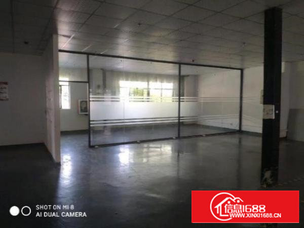 石岩松白路边，楼上400平，带精装修办公室！