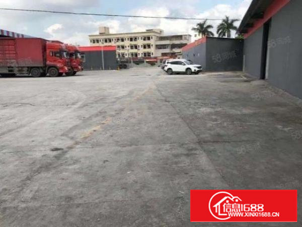 石岩塘头高速出口带卸货平台仓库4380平可分租仓