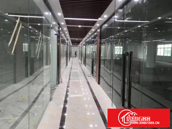 布龙路杨美地铁口格泰隆工业园2230平米带装修出租（可分租）