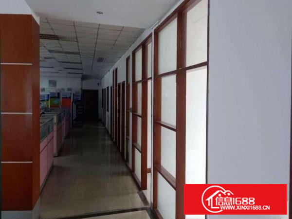 有现成前台办公室装修长安镇原房东出租二楼400平厂房可分