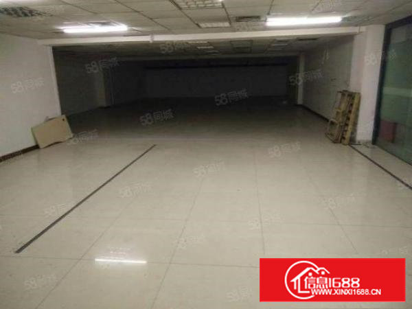 石岩塘头新出楼上285平厂房，水电到位，配超大电梯，无转让费