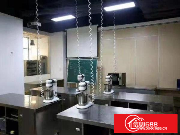 无公摊！自己用不完分租1楼1200平方现成办公室地坪漆