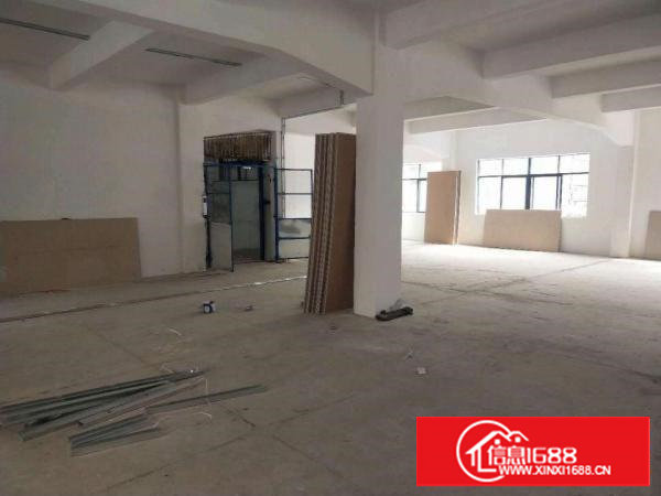 长安厦边楼上新出380平厂房出租带货梯可进出大货车交通便利