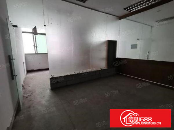 企石霞朗村五楼900平米带装修厂房出租水电到位