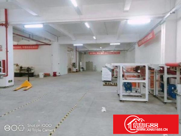 龙华龙胜地铁福龙路旁，园区一楼精装修厂房出租