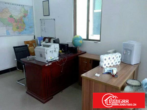 带装修大岭山镇工业园出租一楼800平厂房有现成办公室空地大