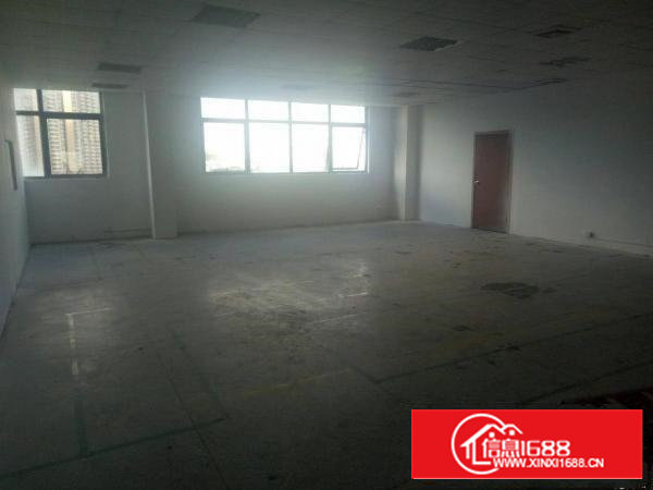 地段好，楼层高，大货梯，出车方便，宜招工，