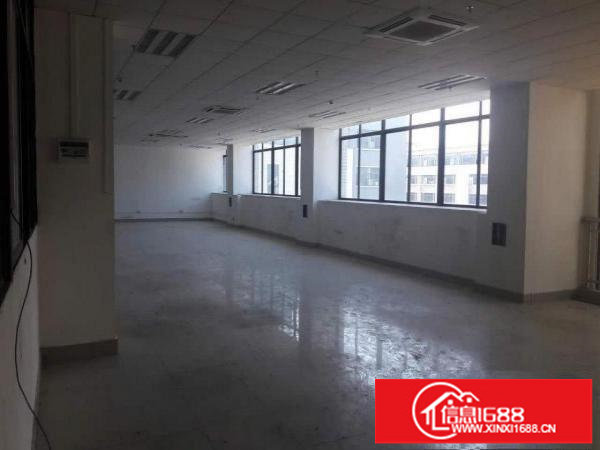 出租龙岗区坪地独院花园式厂房1700平方带装修