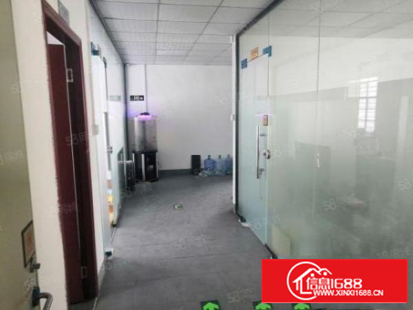 凤岗镇油甘埔大龙工业区楼上800平方带现成办公室水电豪华装修