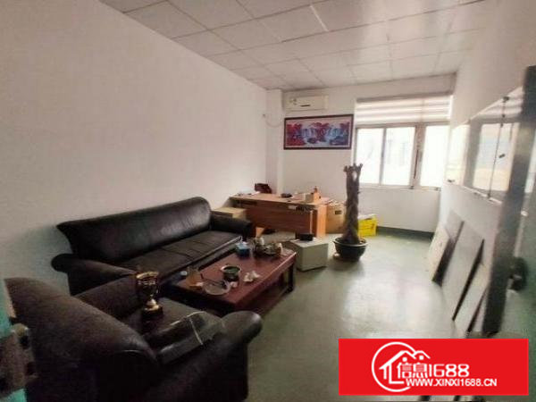 清溪罗马村原房东楼上300平精装修厂房，无公摊