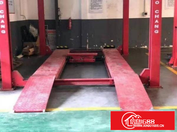 荷坳汽车城2800平4s店出租，现成装修，急租