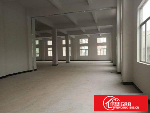 龙岗有电梯，配电630kva，1楼层高6米，有配套宿舍饭堂。