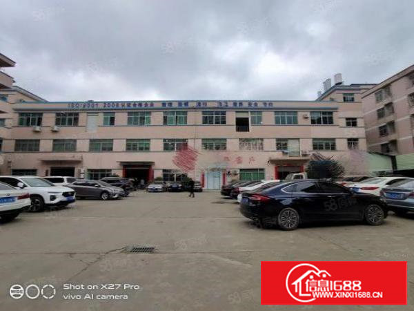 塘厦莲湖标准一楼1000平厂房招租！现成办公室，临近主干道！