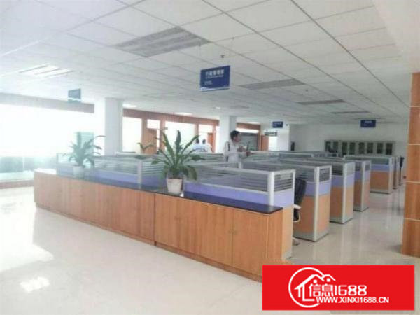 龙华华荣路旁新出楼上带装修厂房1860平方急租