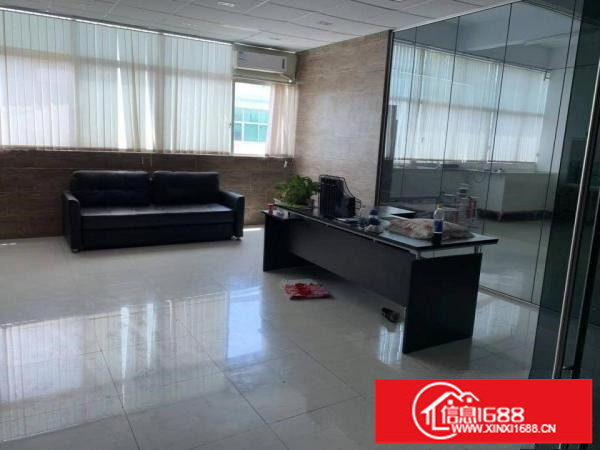 横岗地铁口附近新出楼上200平带精装修红本厂房出租