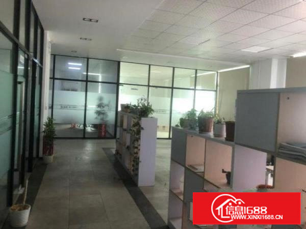 长安镇乌沙原房东出租标准厂房楼上380平现成格局有装修