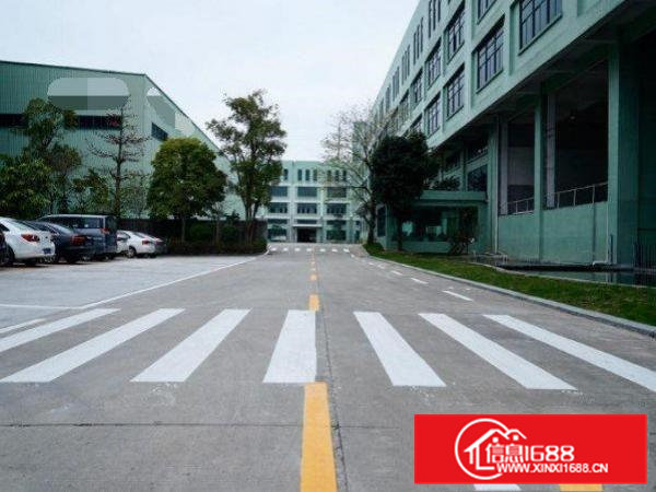 常平桥梓村标准厂房一楼3500平水电齐全空地大交通方便