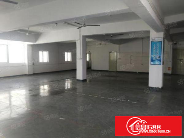 观澜桂花路附近楼上带办公室装修标准厂房招租。