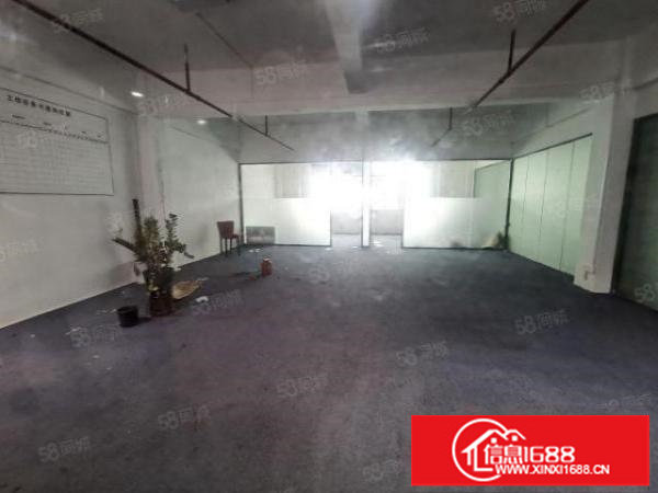 光明区楼上小面积850平方带装修厂房出租，高速出口，好招工。