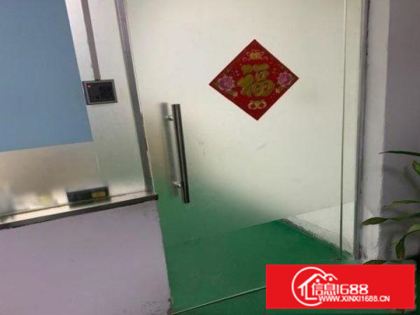 带行车，精装办公室出租，适合小型注塑厂