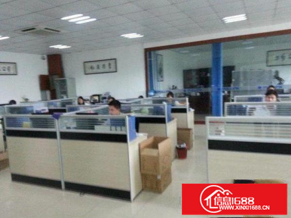 龙岗区坂田金华工业村楼上新出700平方带精装修出租