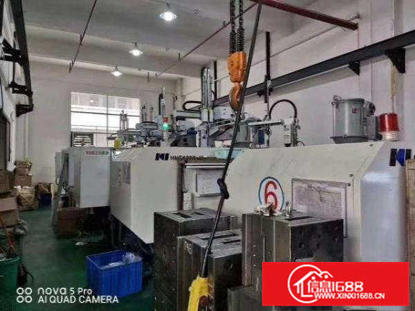 凤岗靠深圳新空出一楼注塑厂房出租550平方现成三部航车