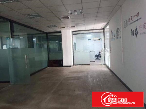 长安夏边靠沿江高速路口新出一楼高6米带精装修办公室厂房600