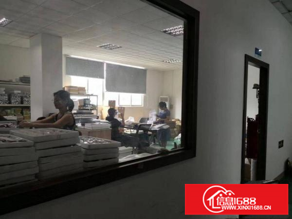 龙岗爱联近地铁口楼上厂房900平方米有现成办公室装修水电