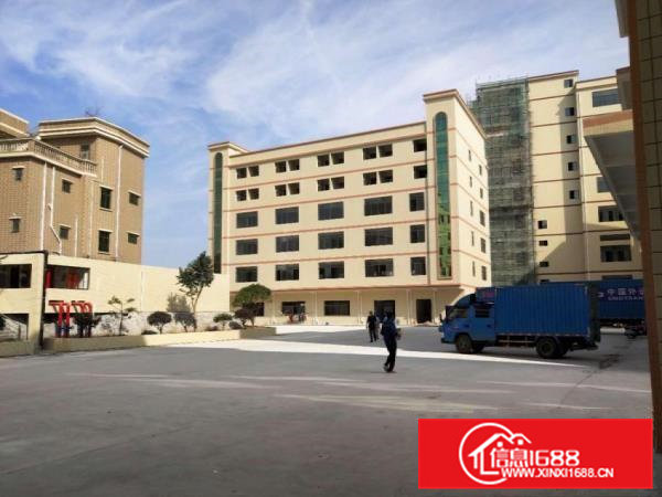 大朗洋坑塘标准厂房分租三楼600平方带地坪漆，带装修