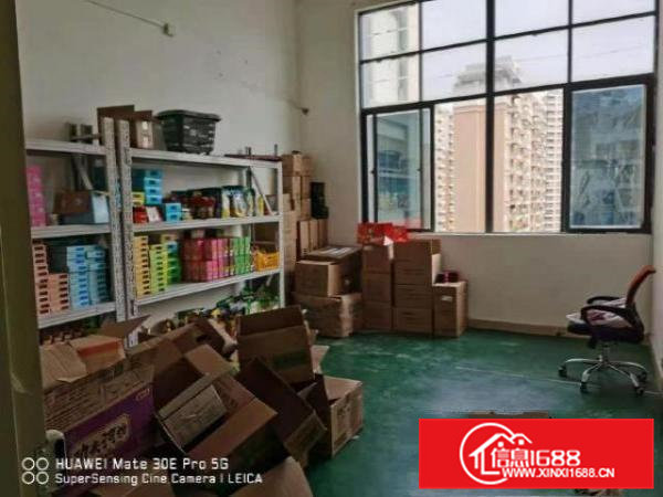 带装修办公室地坪漆水电凤岗雁田海关楼上550平厂房出租