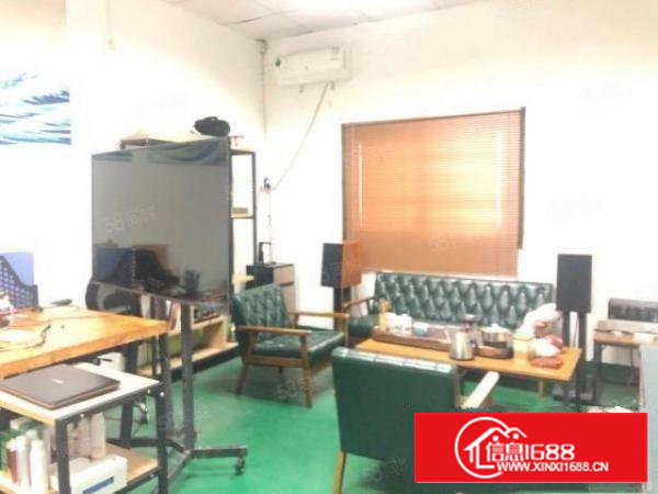 石岩新出楼上520平精装修厂房出租