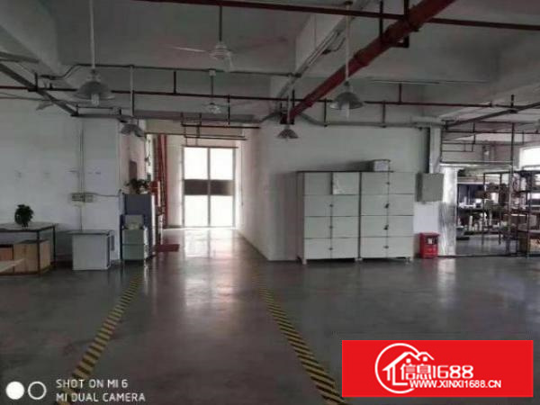 公明上村分租楼上小面积厂房1100平，有房产证，消防证