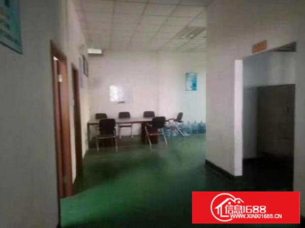 出租樟木头镇樟木头中心区320平方厂房，精装修，现成地板漆