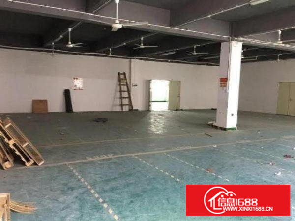 石岩应人石带红本，楼上厂房680平米出租，形象好