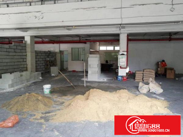 横岗地铁站附近新出超大空地一楼厂房便宜出租