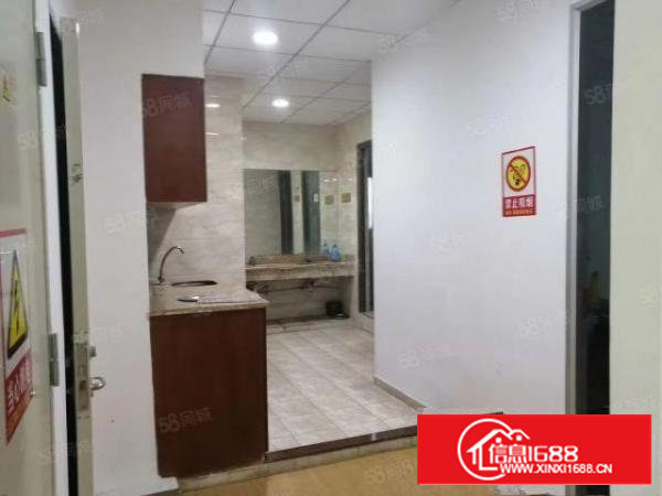 宝安石岩料坑新出1200平原房东精装修厂房无转让费