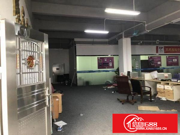 横岗六约地铁站一楼仓库1392平米出租，适合电商，