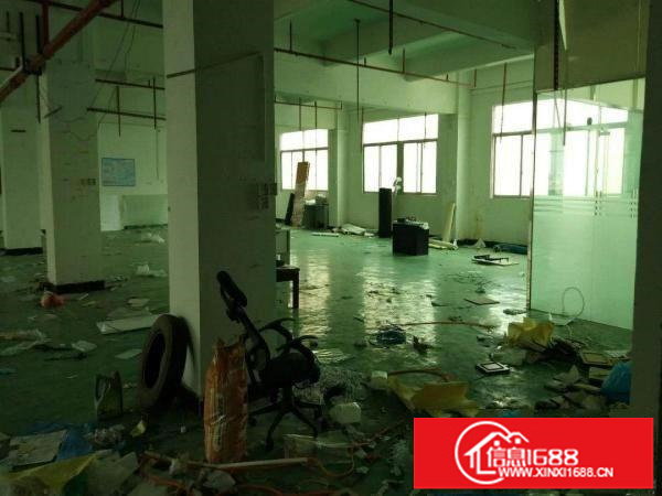 龙岗爱联地铁站1公里新出楼上1300平精装修出租