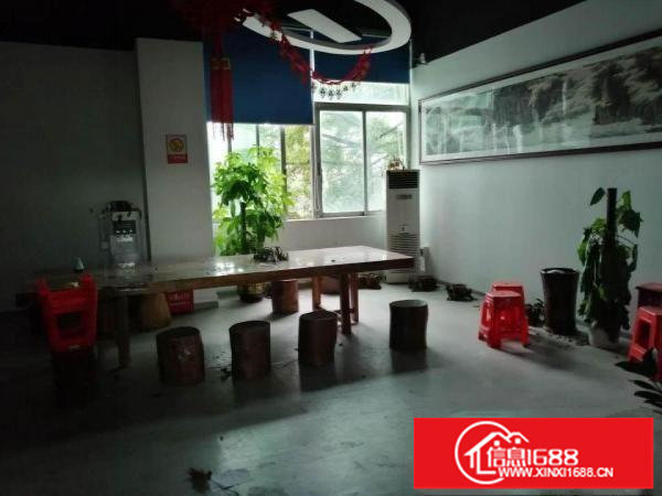 龙岗新生龙岗大道原房东楼上800平方米厂房出租，带精装修