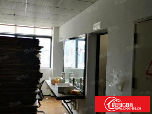 布吉李朗红本厂房3楼1500平出租，精装修，租金2