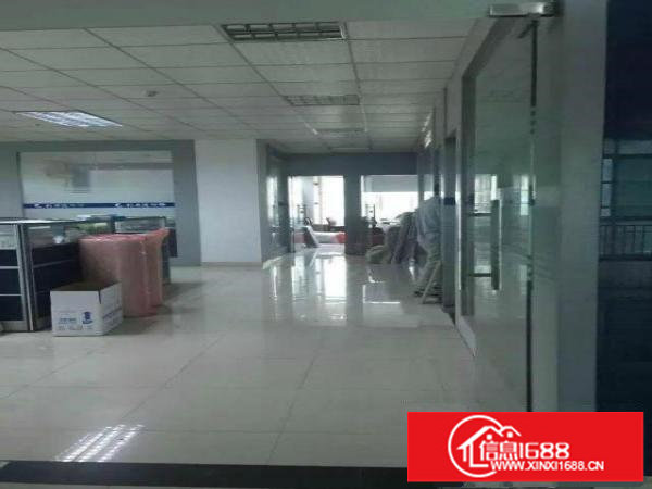 横岗六约楼上1500平米，一楼1500平米，可分租