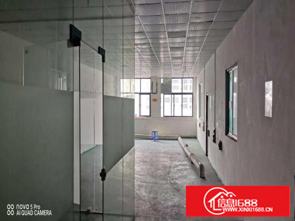 乌沙楼上本月底将空出210平方，报价18元每平方，水电办公室