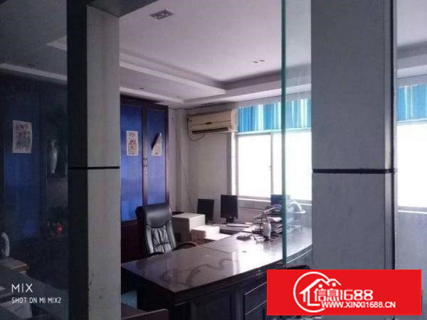 龙岗龙东楼上新出500平装修厂房