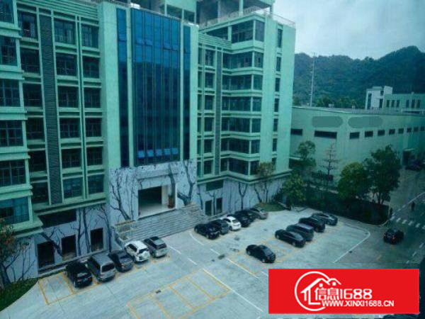 常平桥梓村标准厂房一楼3500平水电齐全空地大交通方便