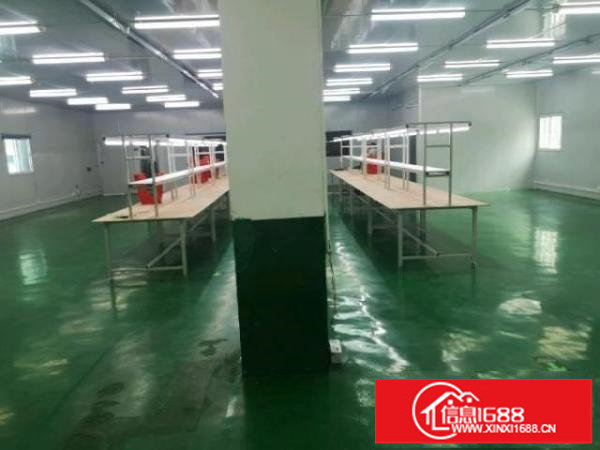 不用装修，里面有空调，操作台，办公室里有沙发，办公桌，办公椅