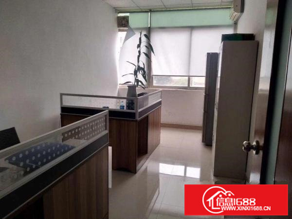 出租常平镇横江厦320平方厂房，现成办公室